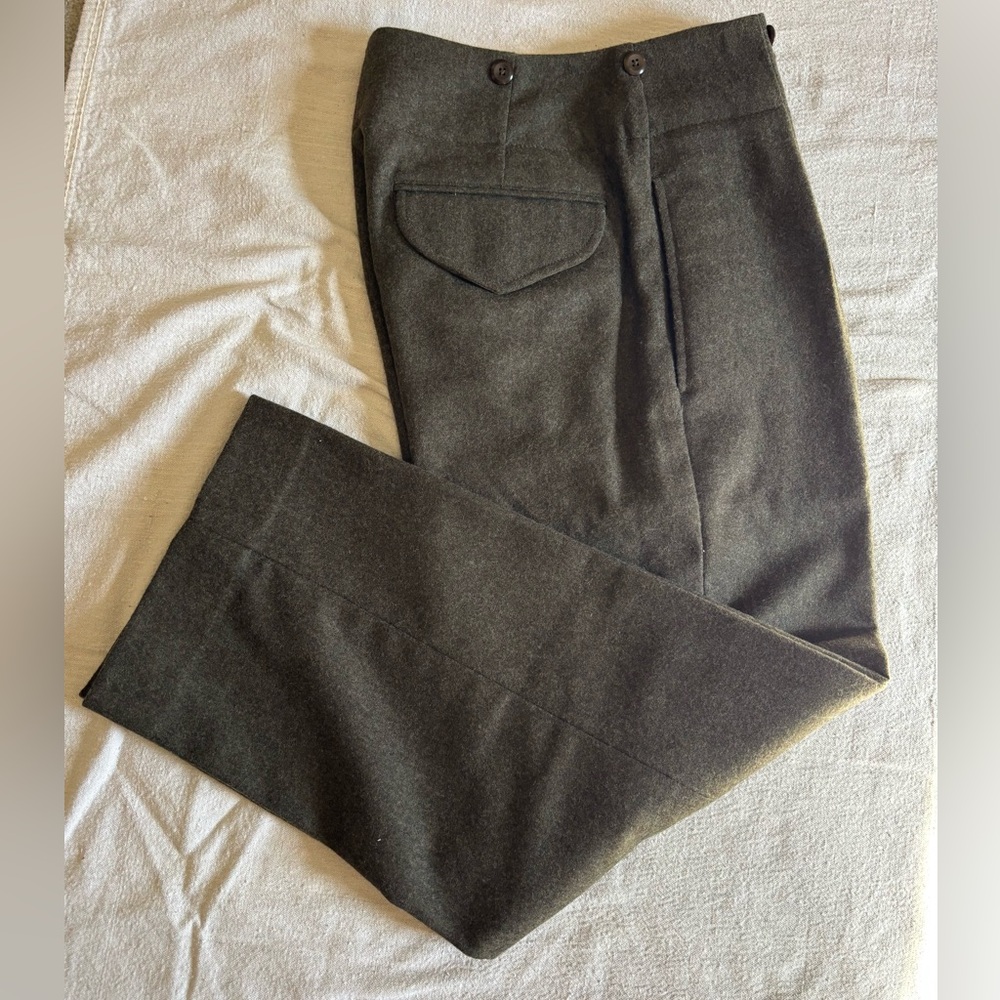 Banana Republic Nessa Straight Pant, Heather Olive Green, size 6 regular